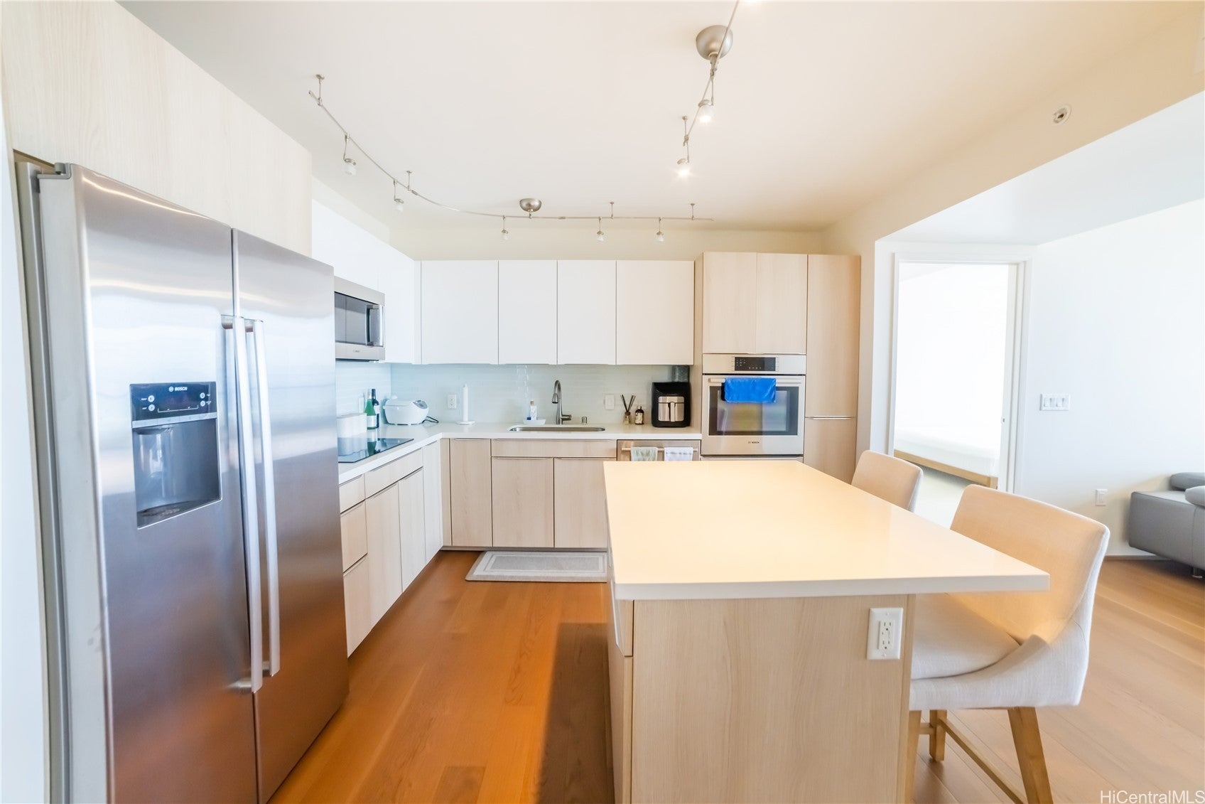 888 Kapiolani Boulevard 3808