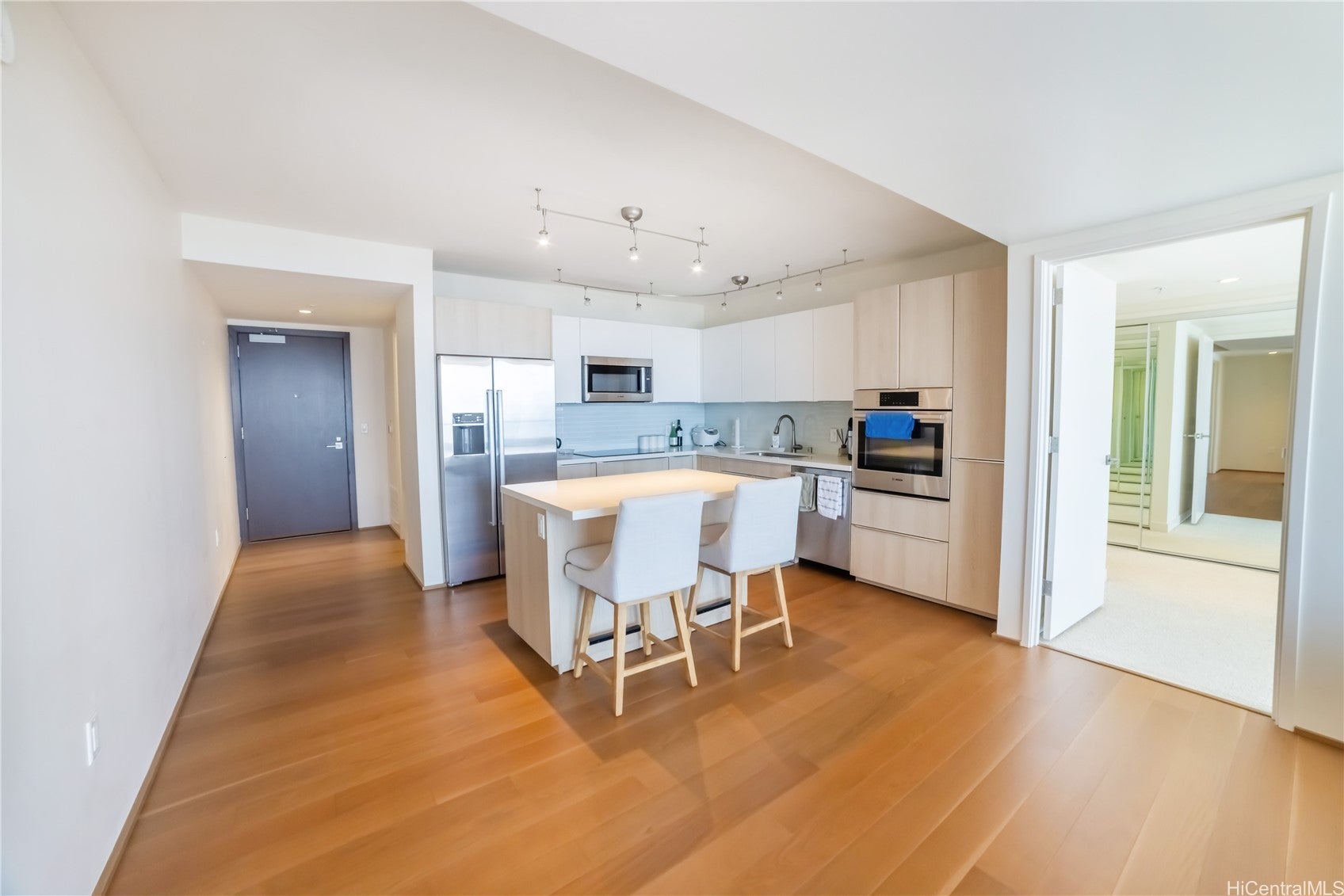 888 Kapiolani Boulevard 3808