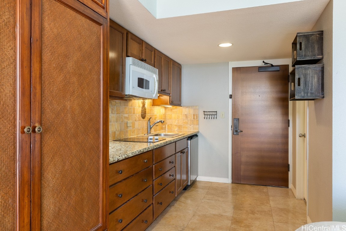 Luana Waikiki Condominium