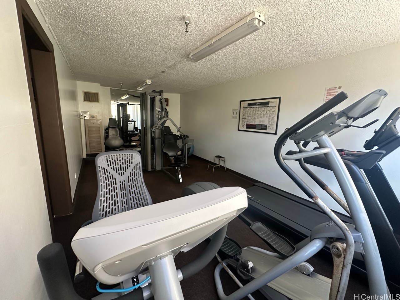 581 Kamoku Street 2202