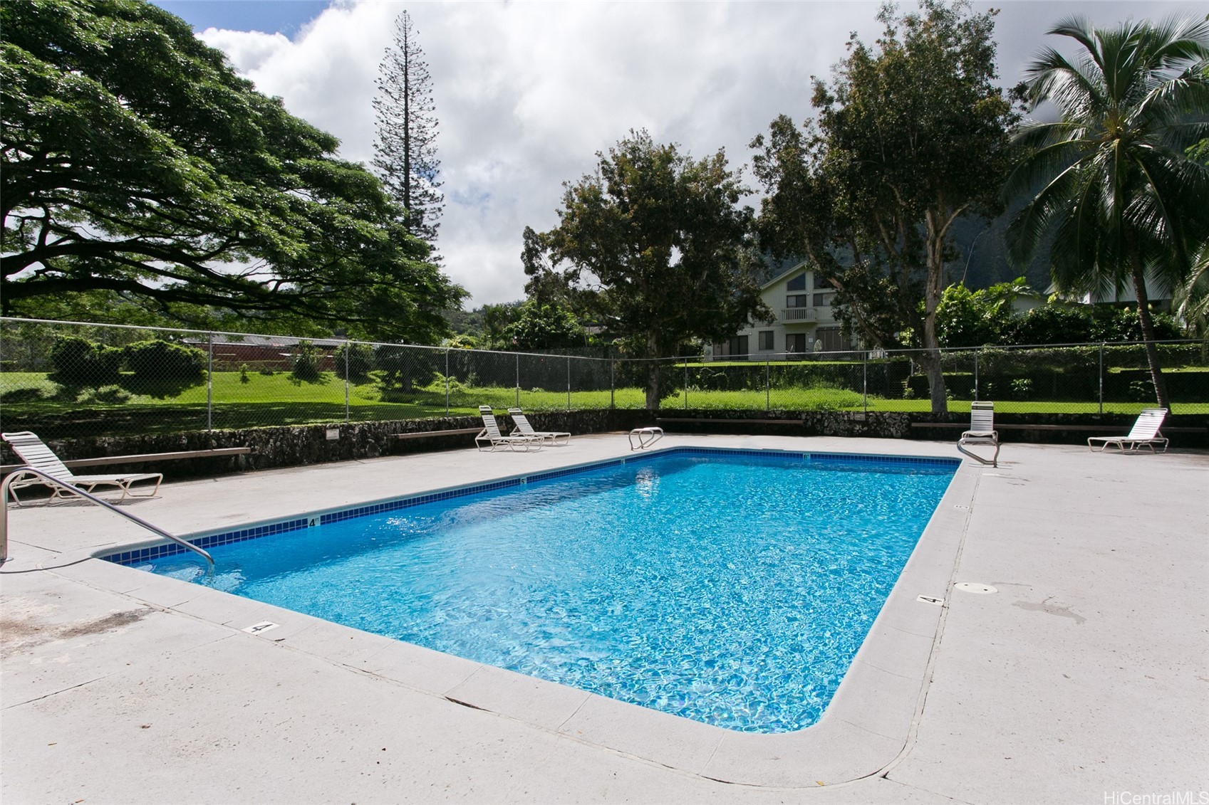 Kahalemanu Condominium