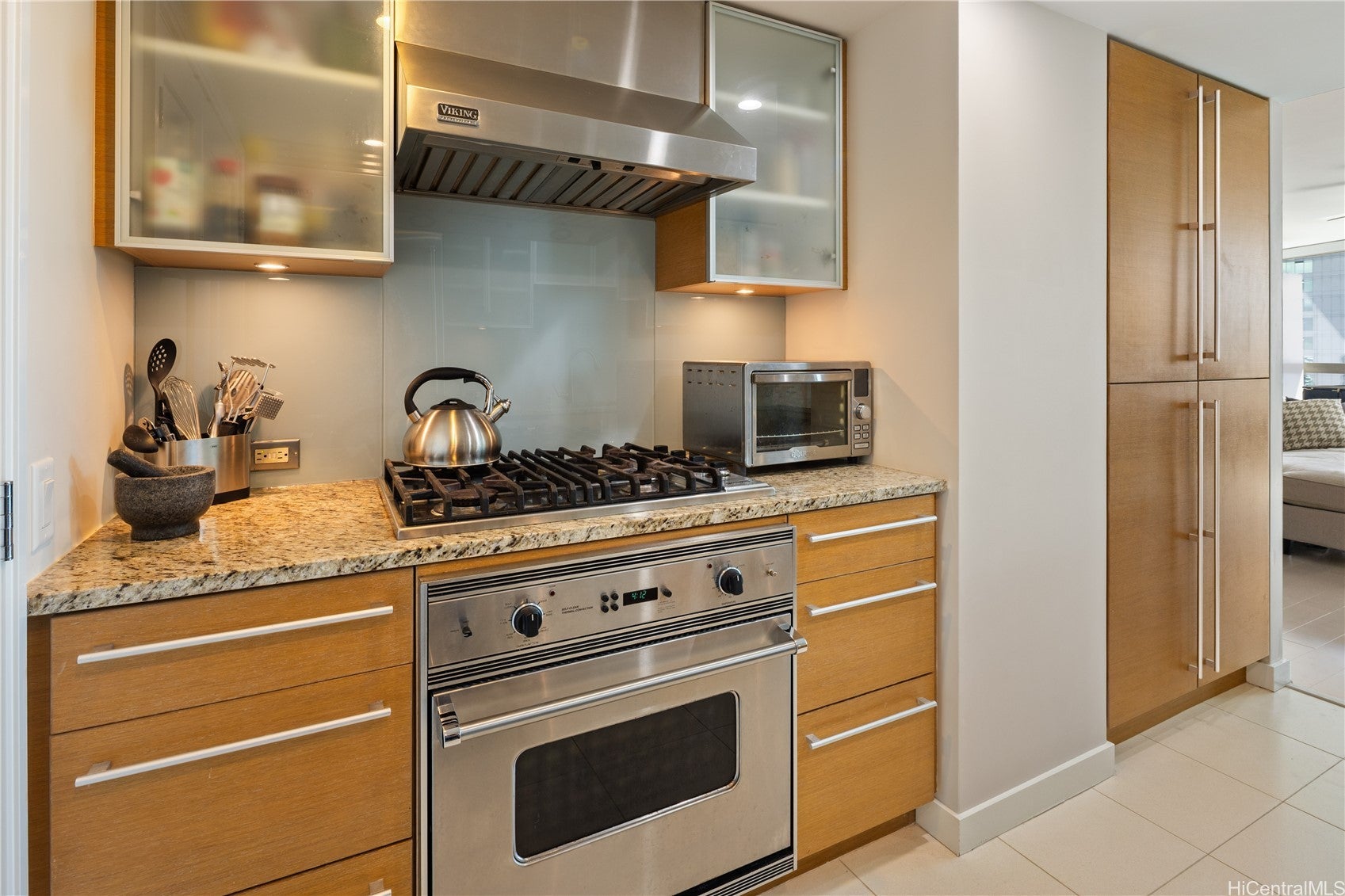 1177 Queen Street 3205