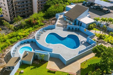 Photo of 3045 Ala Napuaa Place #302, Honolulu, HI 96818 (MLS # 202528372)