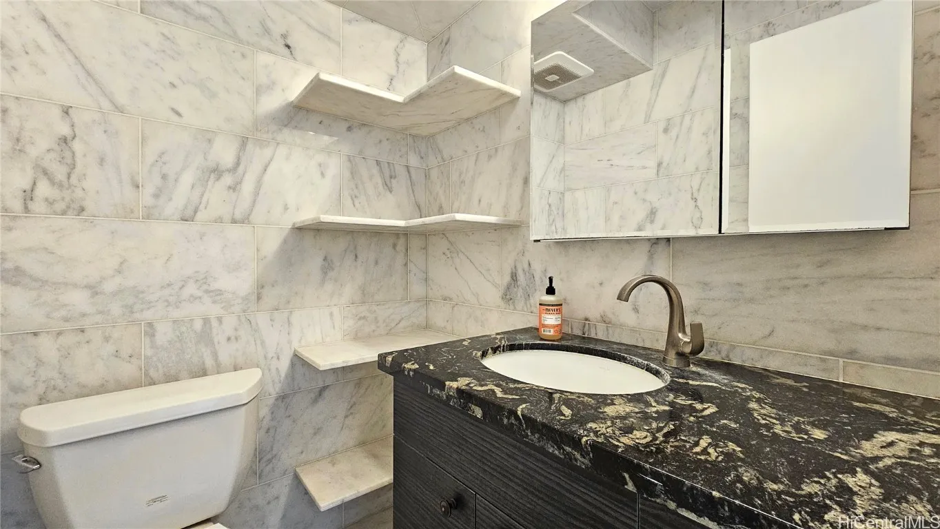 Honolulu, Hawaii 96815, United States, 2 Bedrooms Bedrooms, ,2 BathroomsBathrooms,Residential,Active,15632