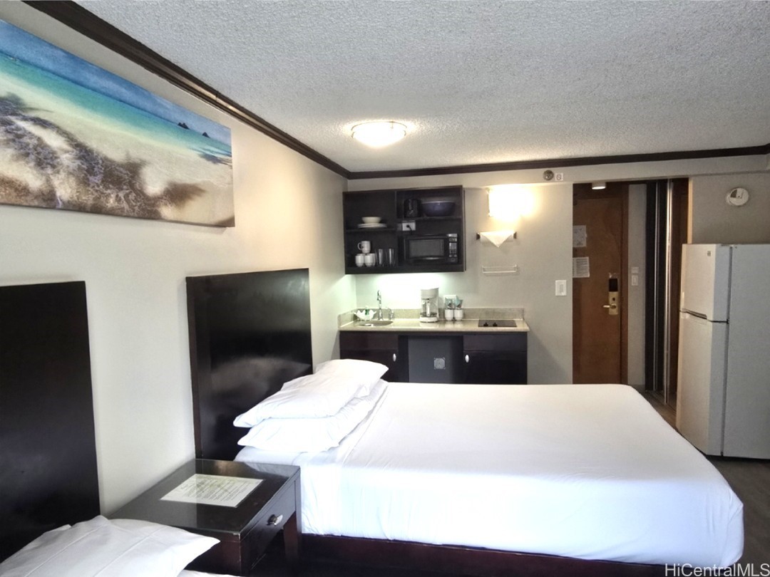 2425 Kuhio Avenue 503