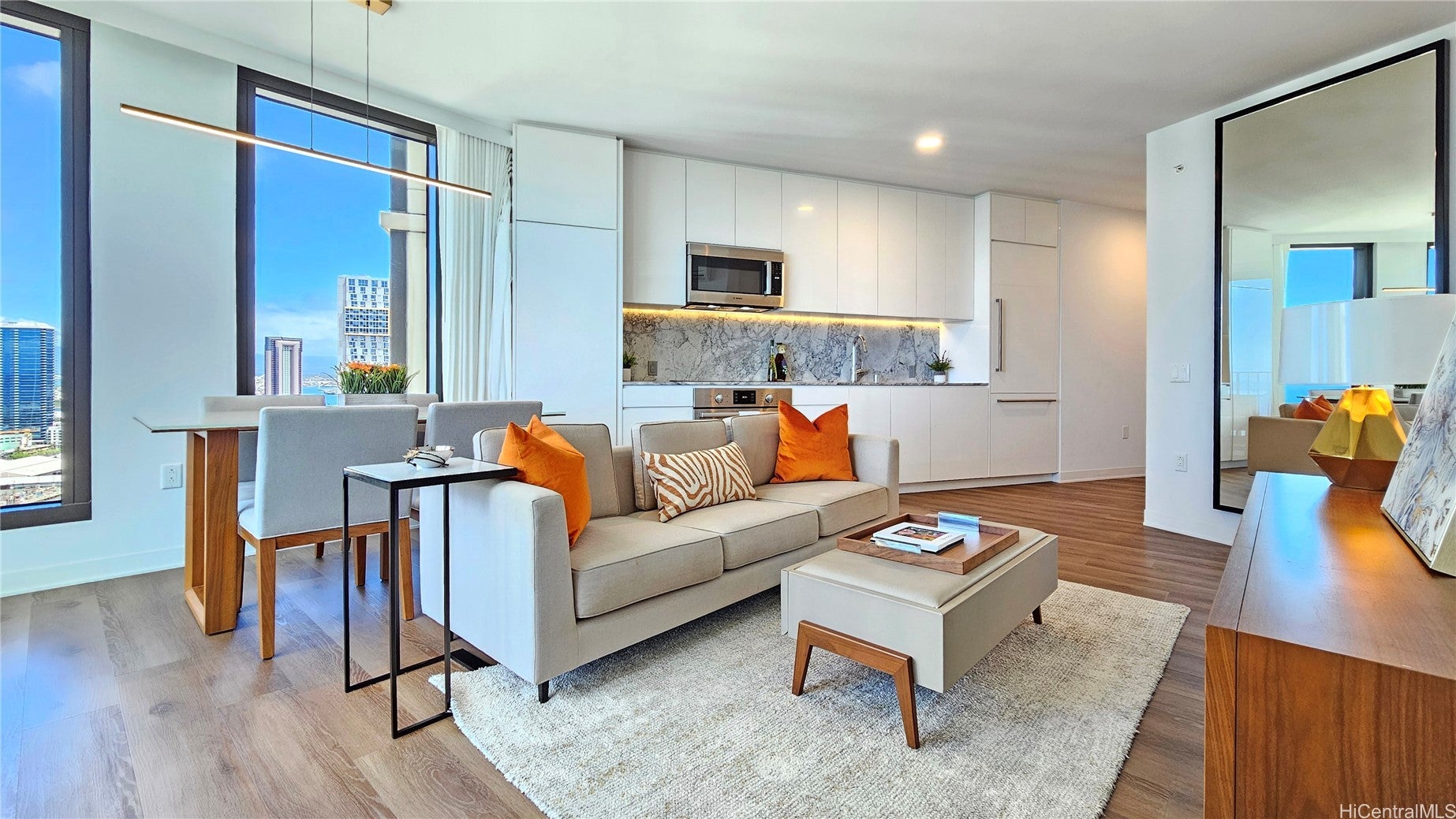 987 Queen Street 2800