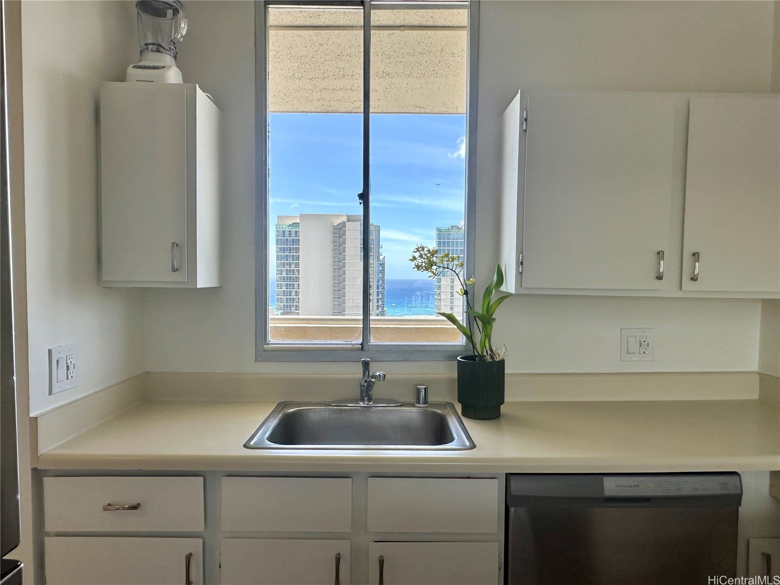 2121 Ala Wai Boulevard 3605
