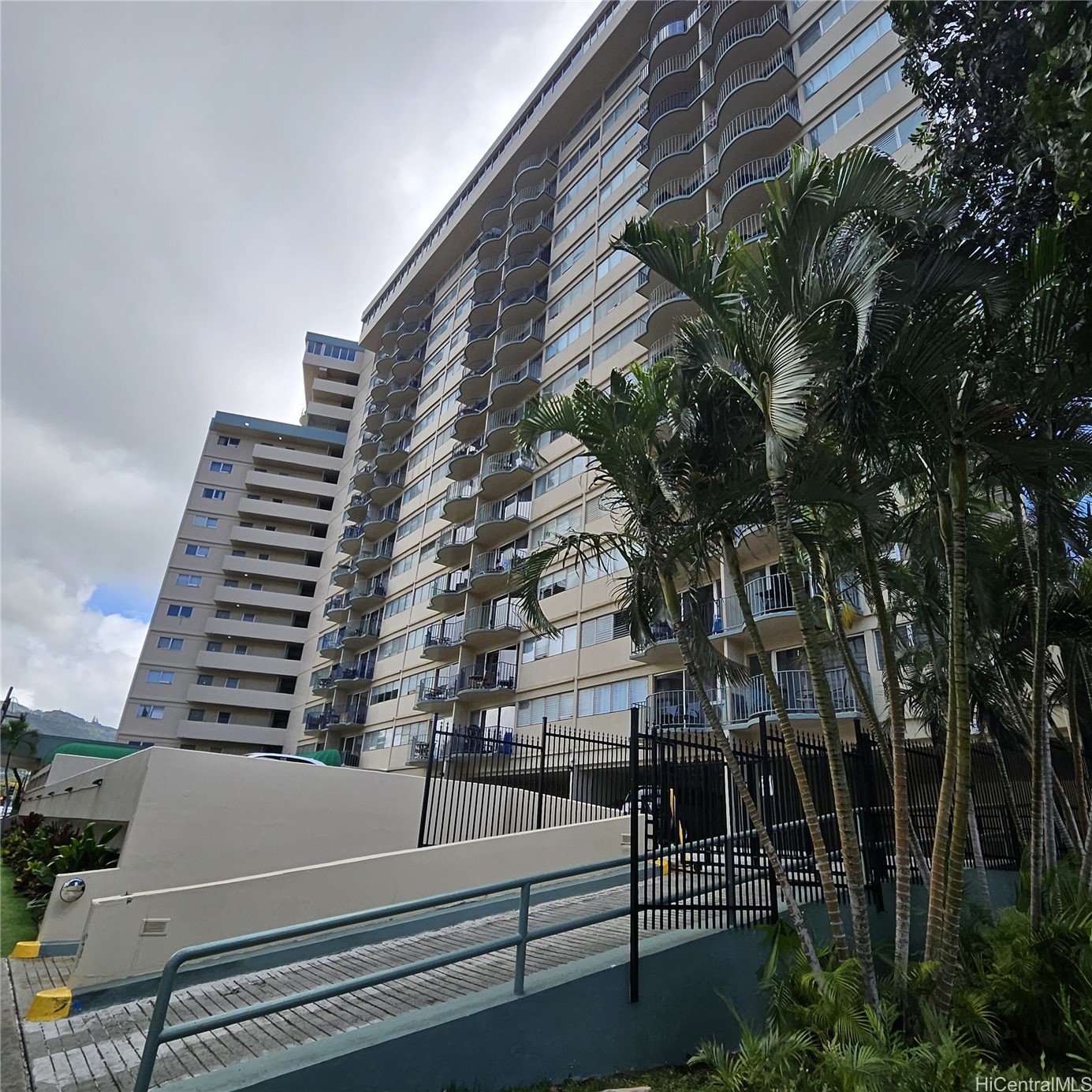 1909 Ala Wai Boulevard 806