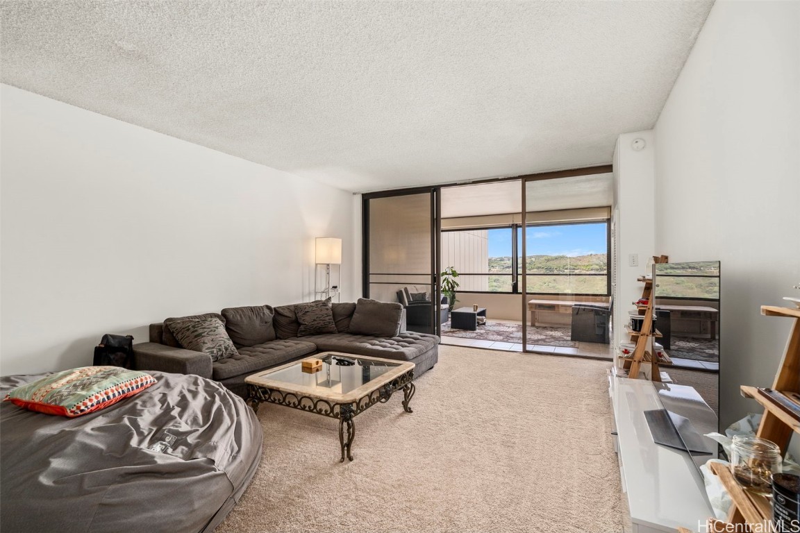 1717 Mott Smith Drive 3206