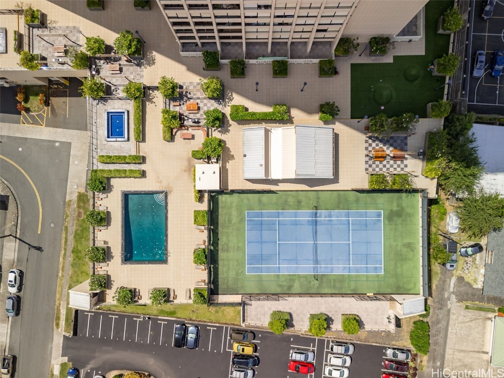 1717 Mott Smith Drive 3206