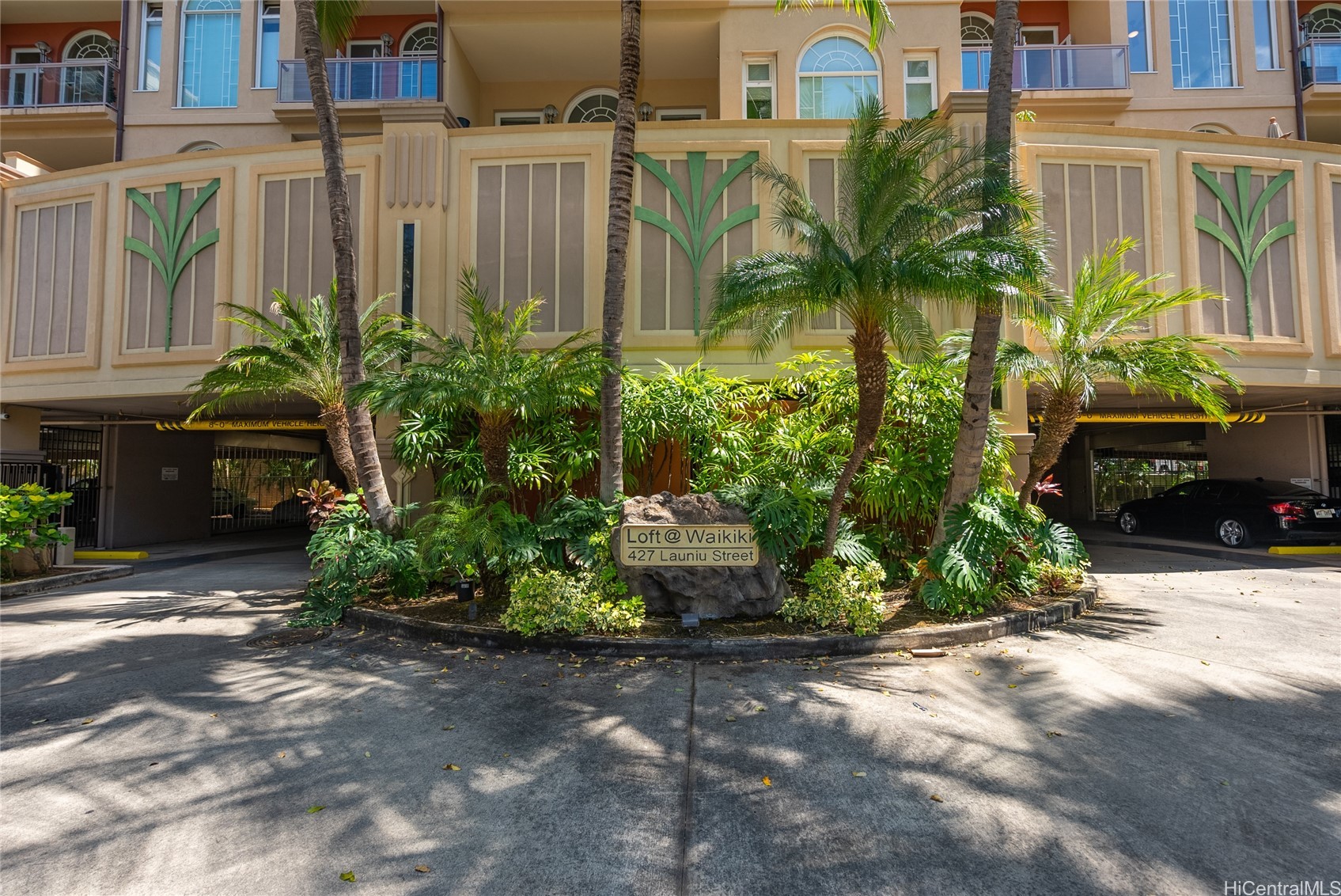 Loft At Waikiki Condominium