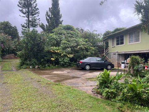 Photo of 47-427 Ahuimanu Place, Kaneohe, HI 96744 (MLS # 202603777)