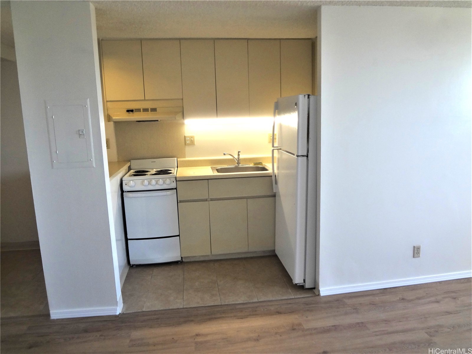 1060 Kamehameha Highway 405B