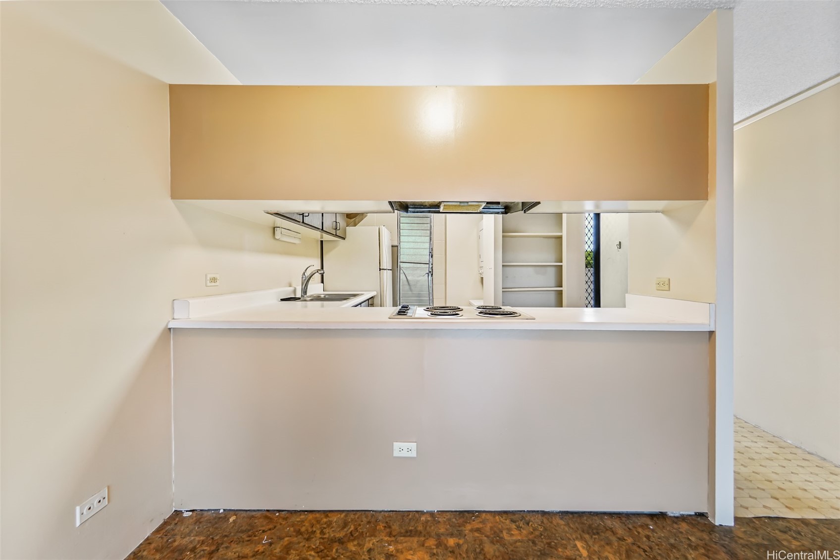 1128 Ala Napunani Street 402