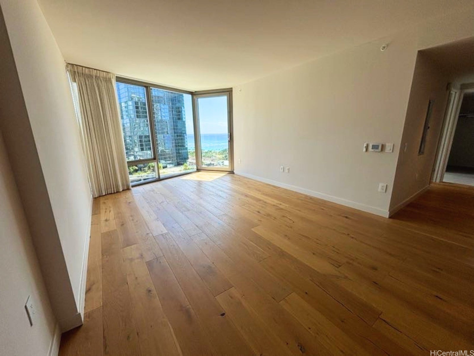 1001 Queen Street 1602