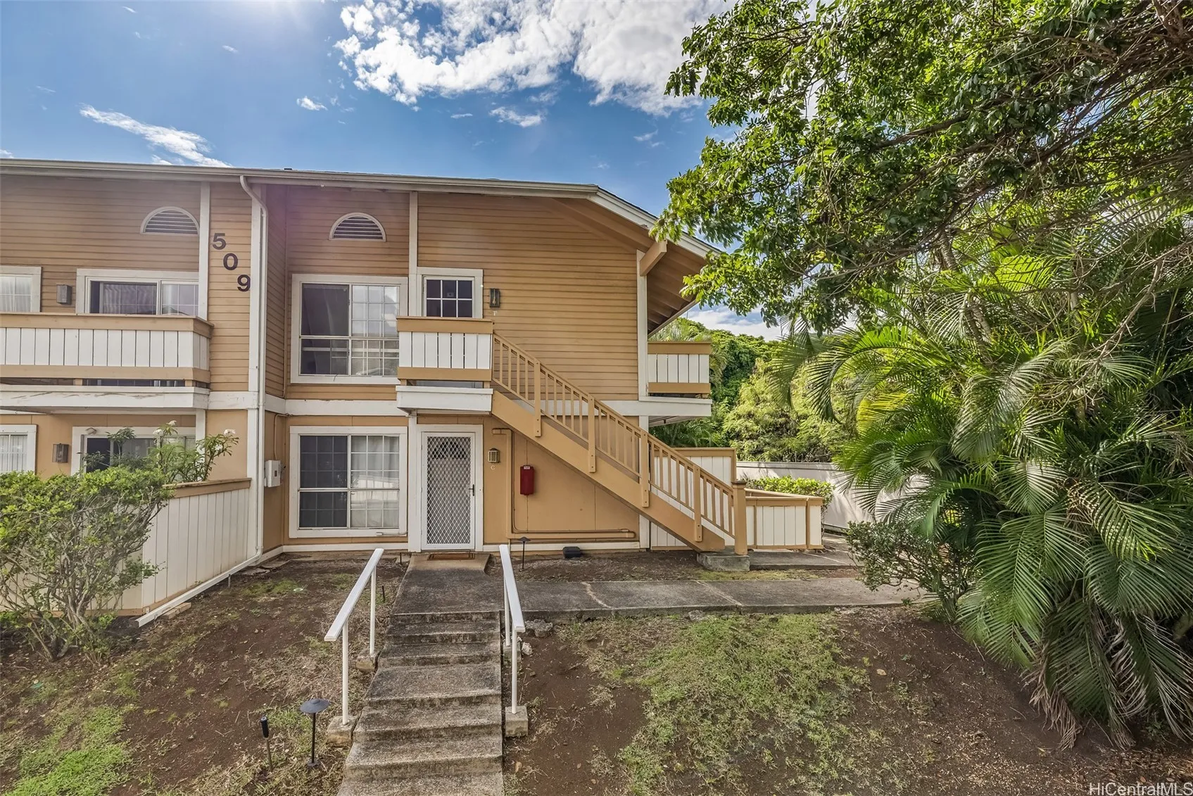 Honolulu, Hawaii 96818, United States, 2 Bedrooms Bedrooms, ,1 BathroomBathrooms,Residential,Active,229441