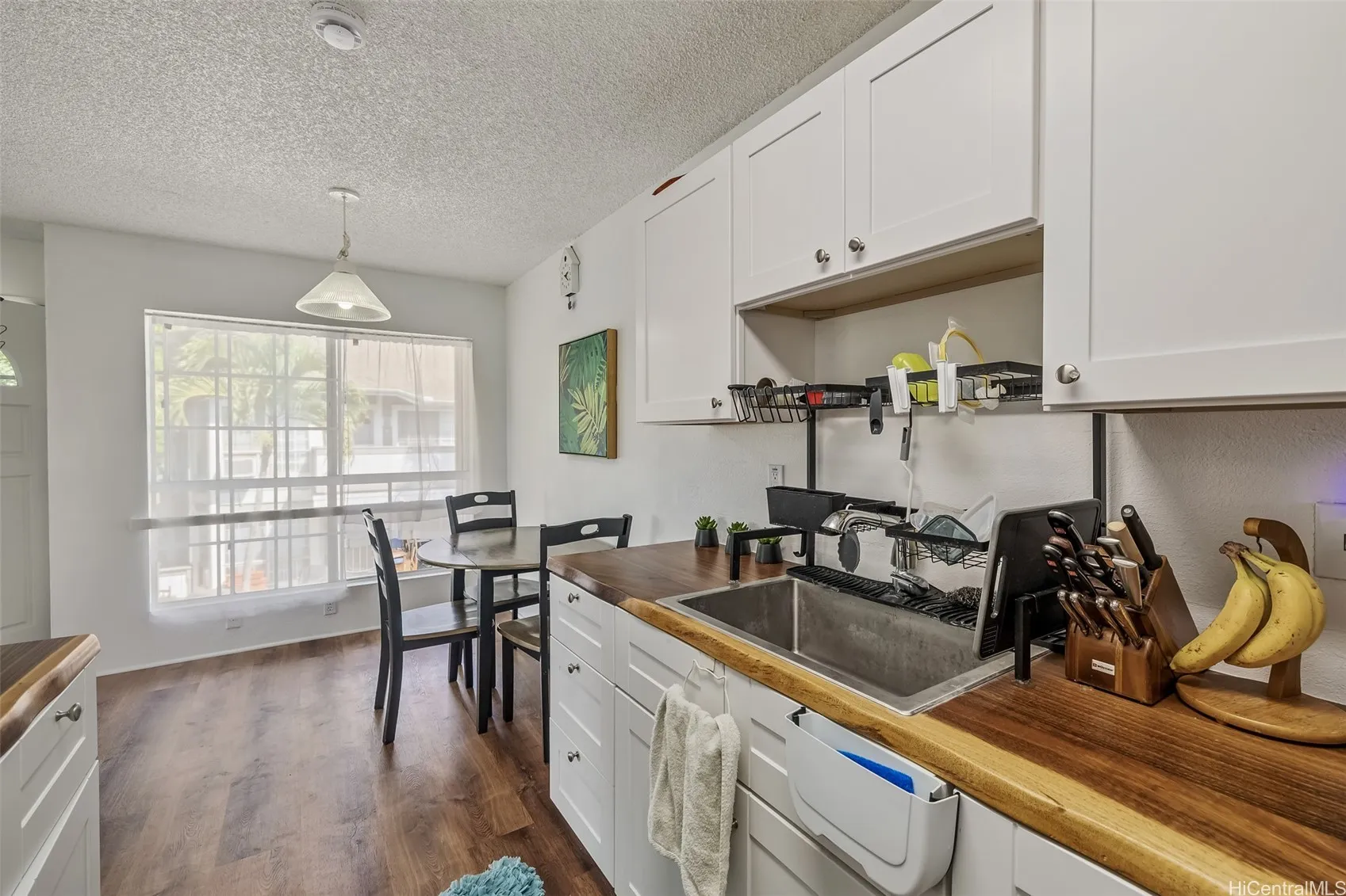 Honolulu, Hawaii 96818, United States, 2 Bedrooms Bedrooms, ,1 BathroomBathrooms,Residential,Active,229441