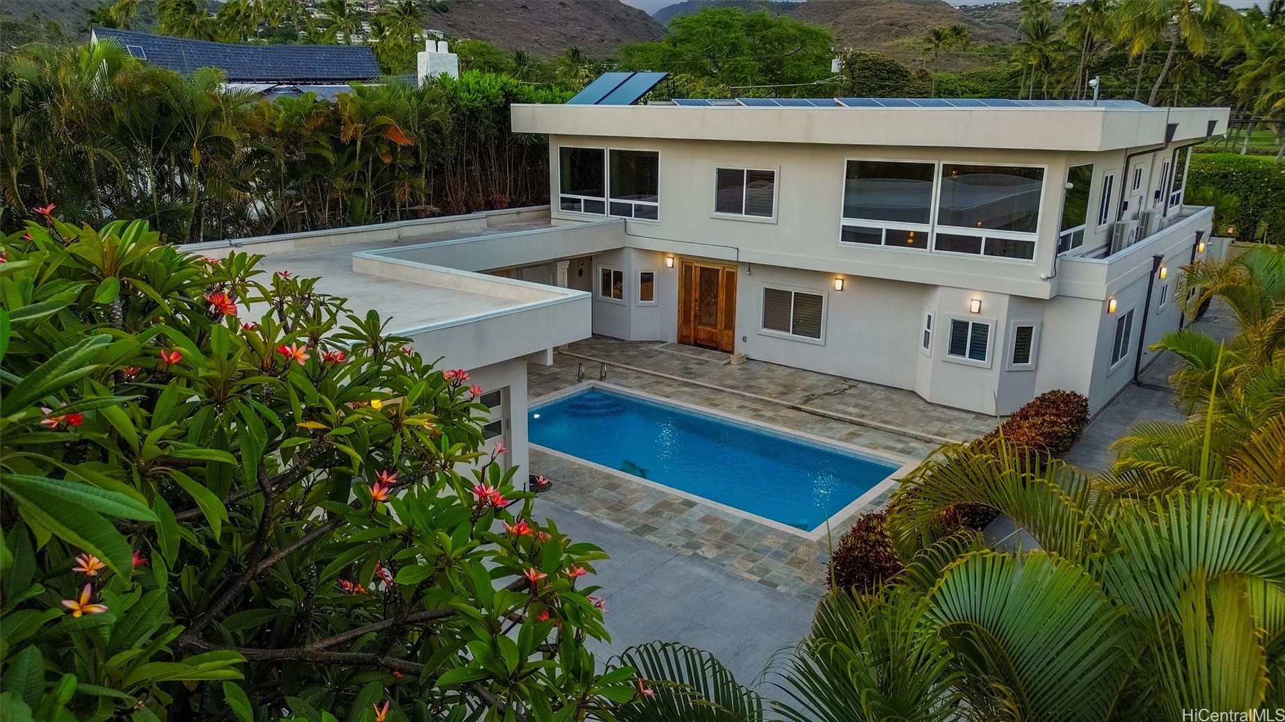 1034 Kealaolu Avenue