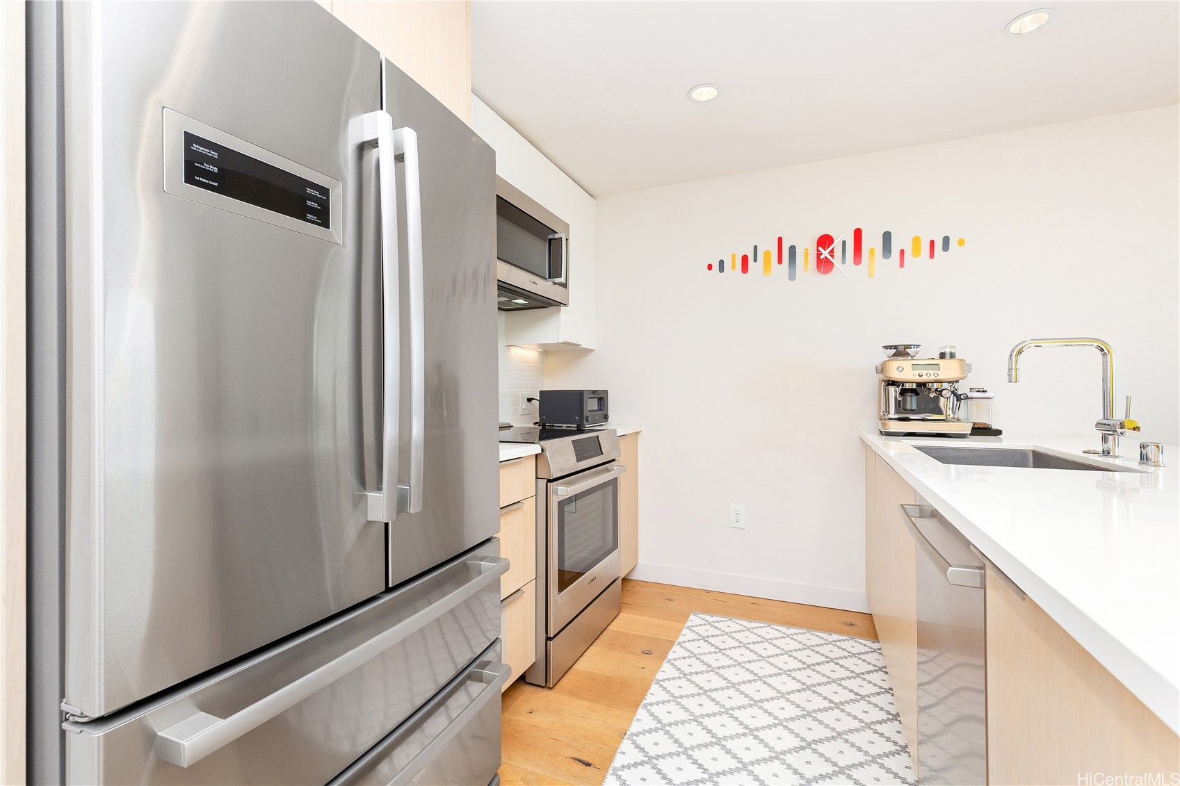 1001 Queen Street 1204