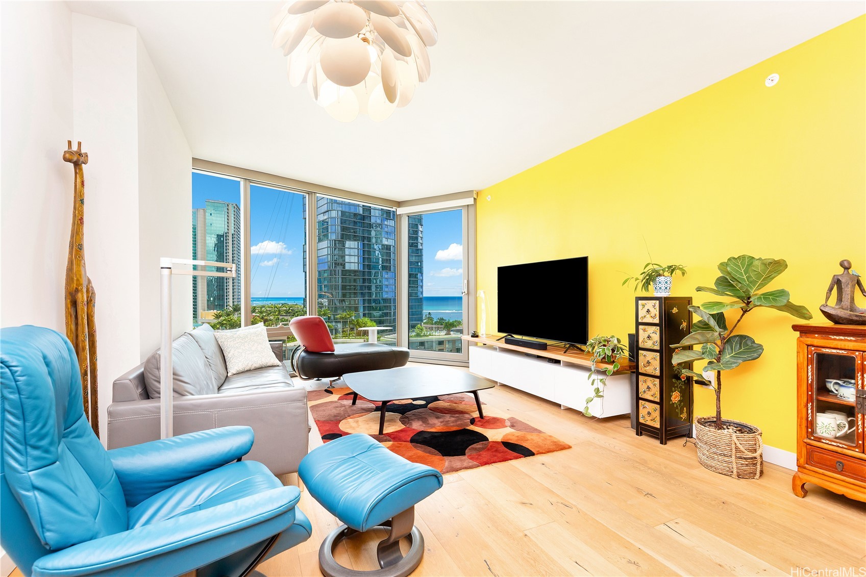 1001 Queen Street 1204