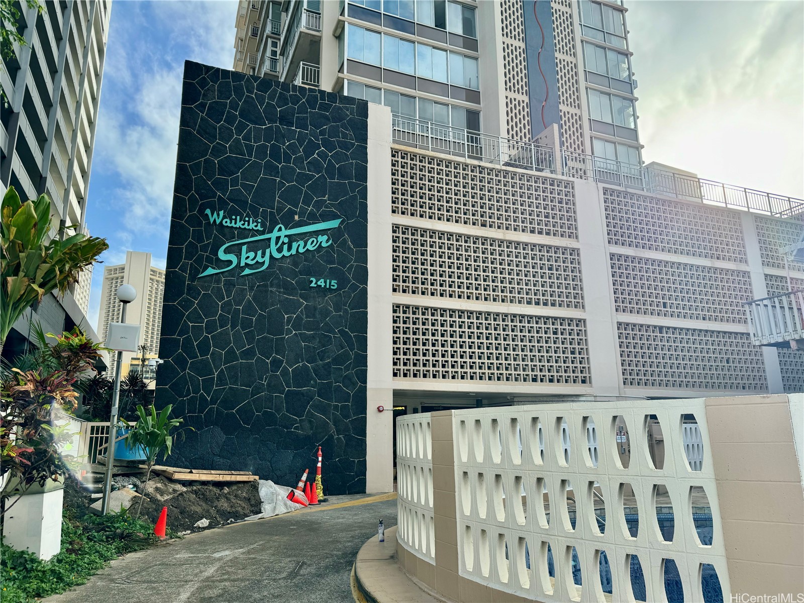 Waikiki Skyliner Residential Lease