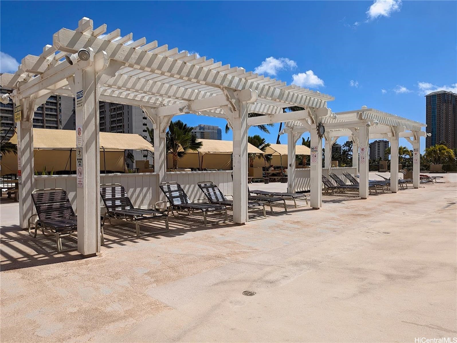Hawaiian Monarch Condominium