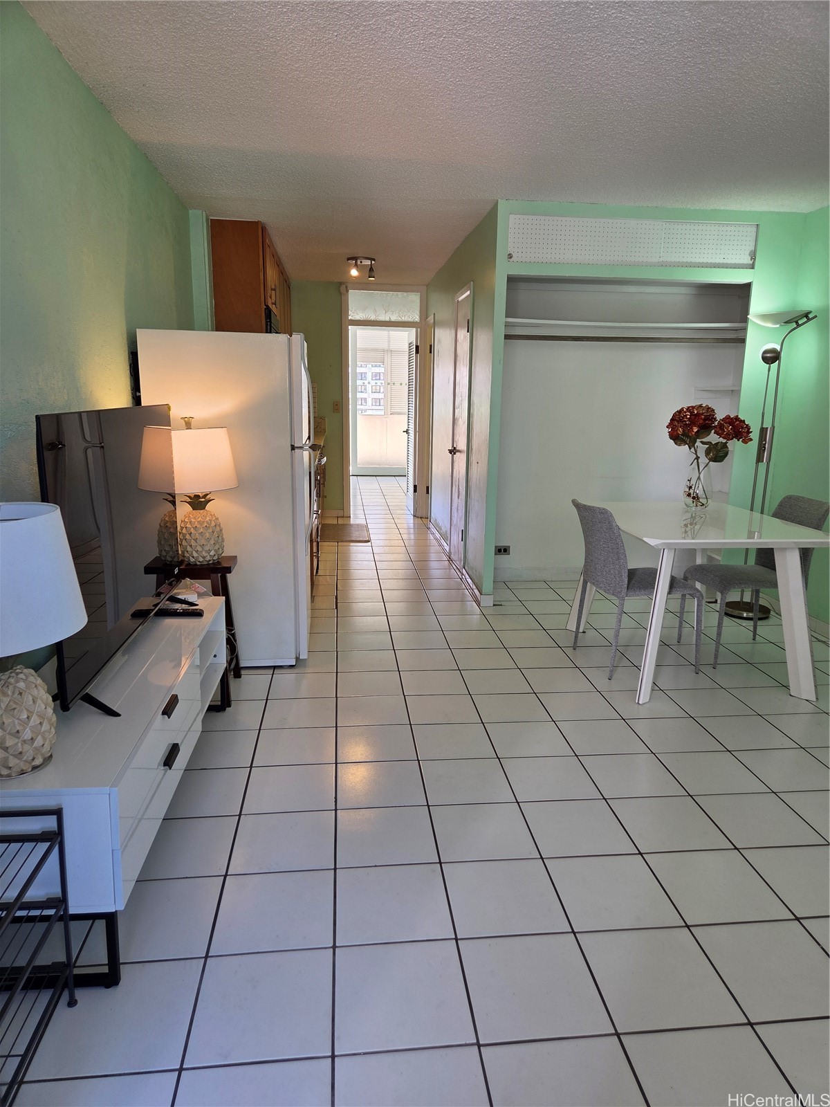 425 Ena Road B804