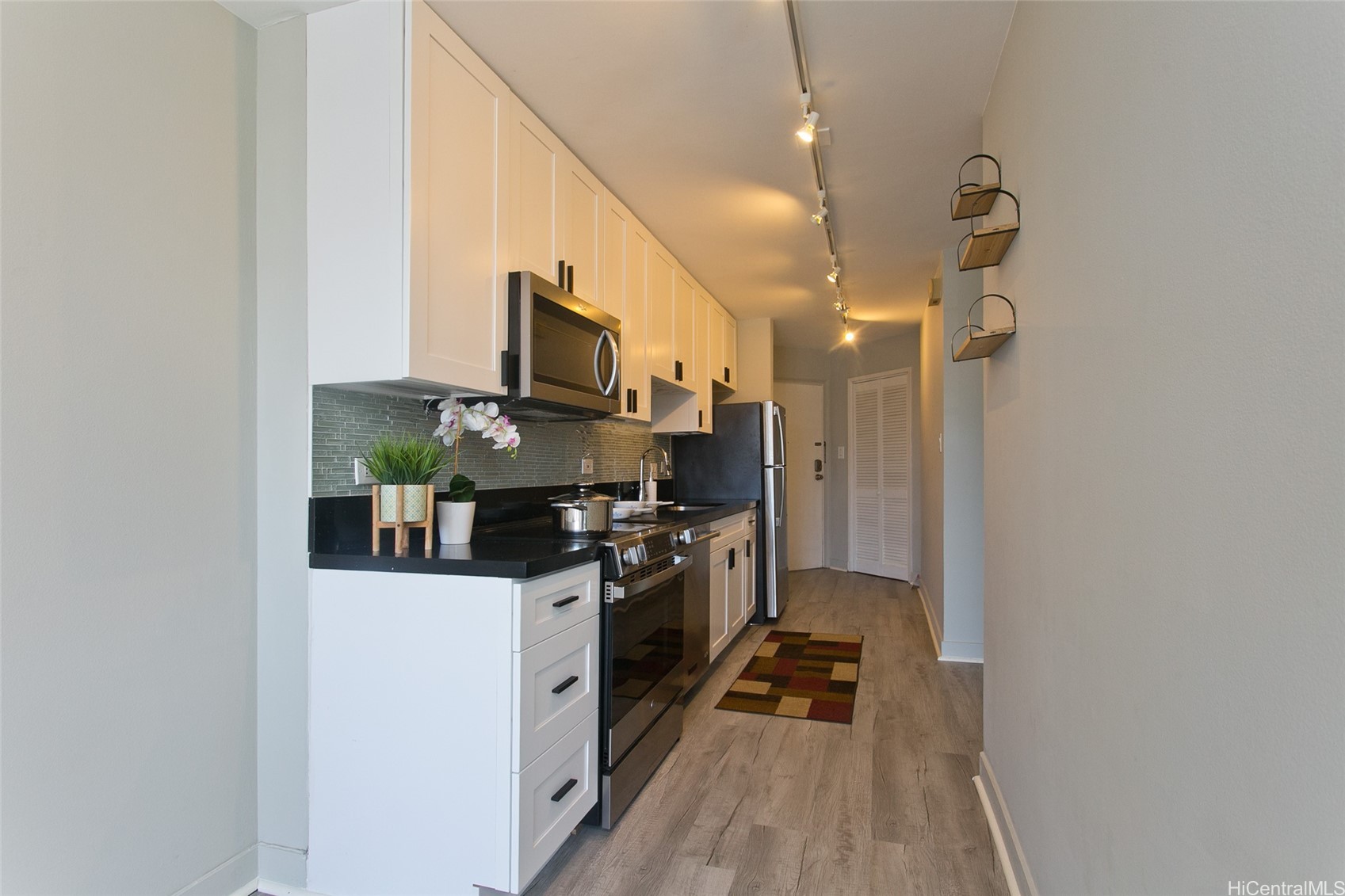 1031 Maunaihi Place 401