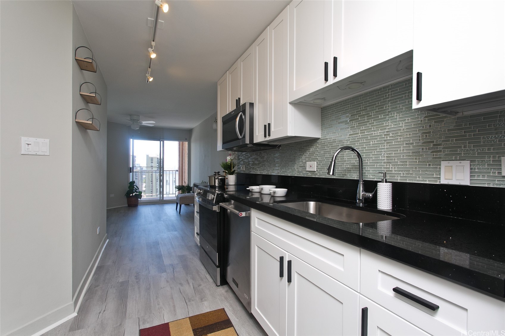 1031 Maunaihi Place 401