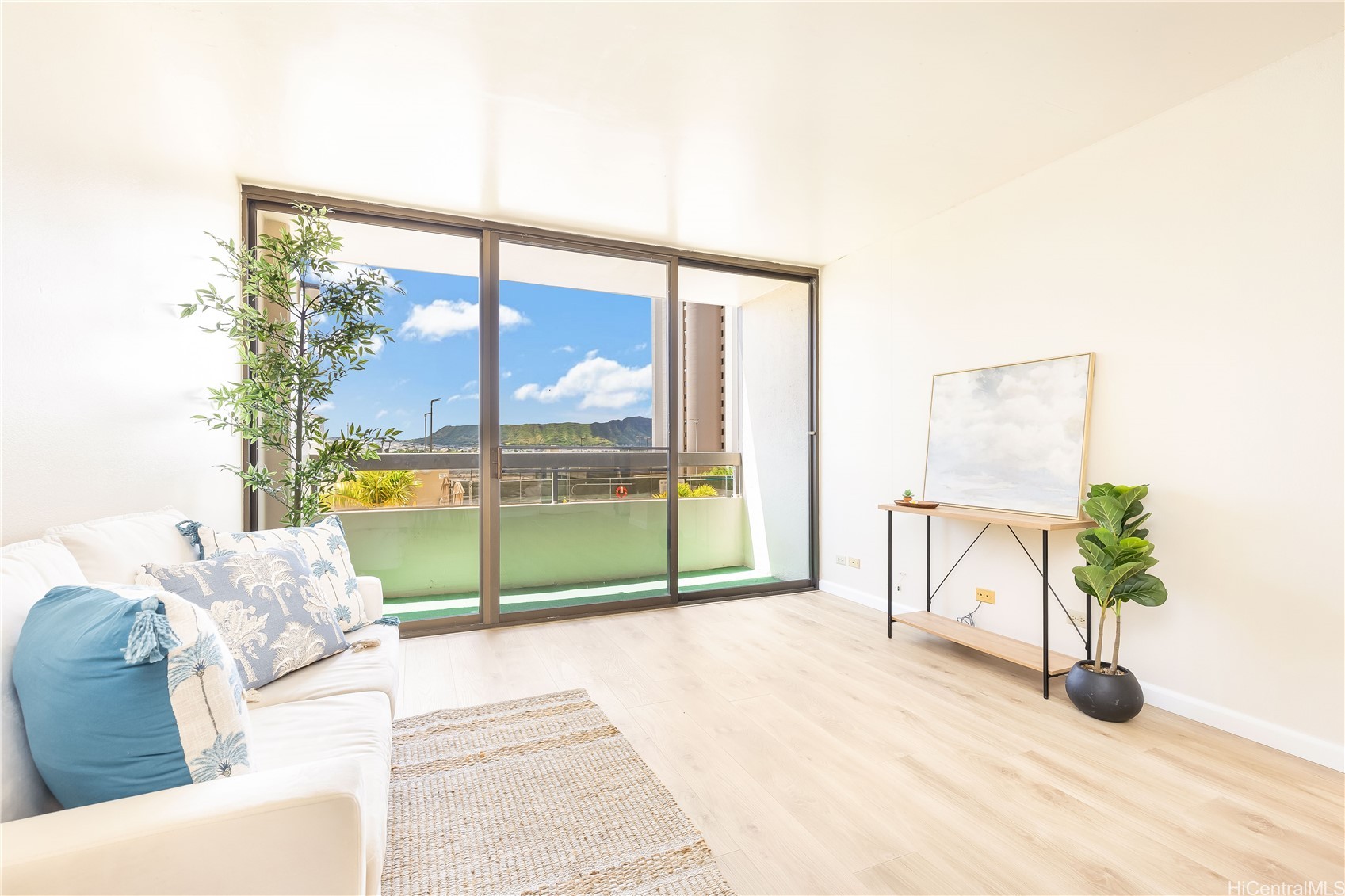 2499 Kapiolani Boulevard 607
