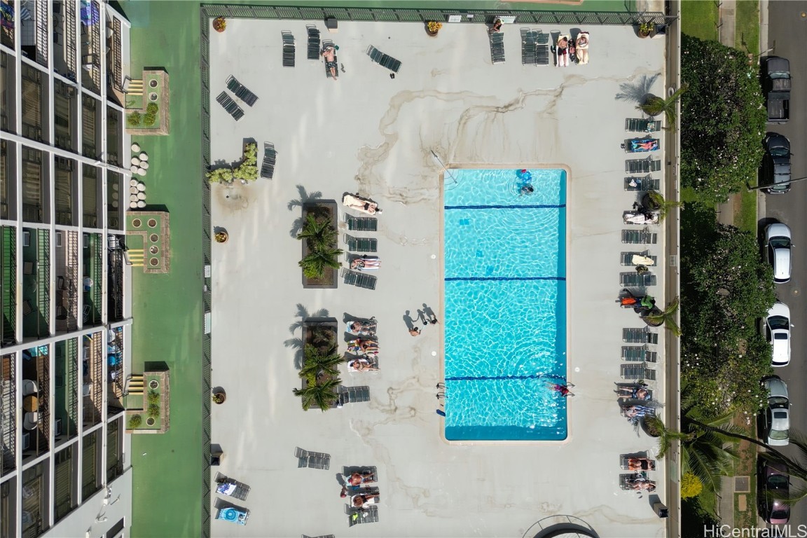 Waikiki Banyan Condominium