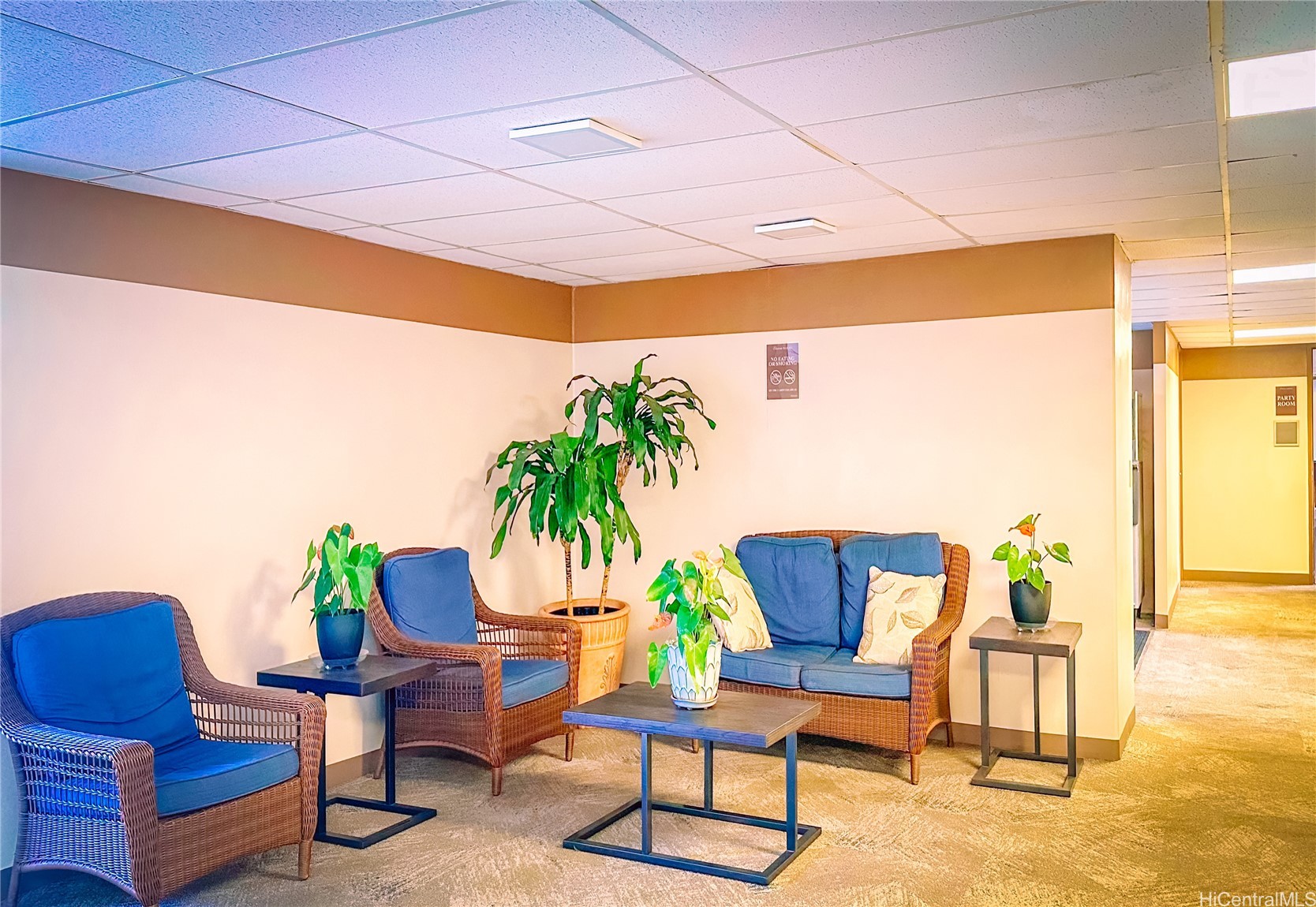 Chateau Waikiki Condominium