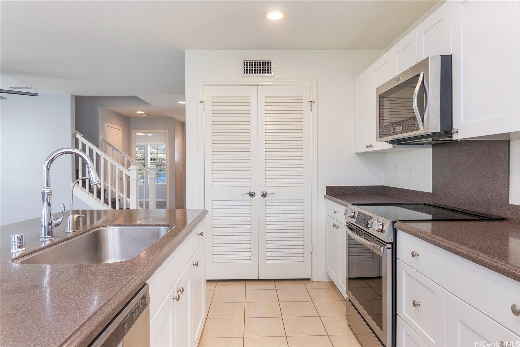 91-1290 Kaileolea Drive
