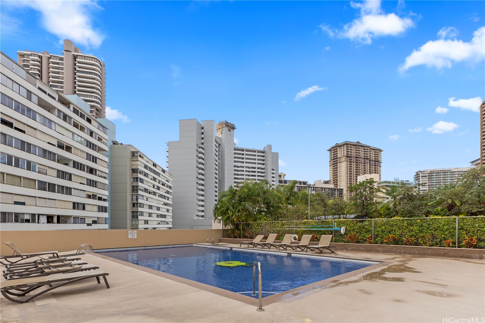 Chateau Waikiki Residential Lease