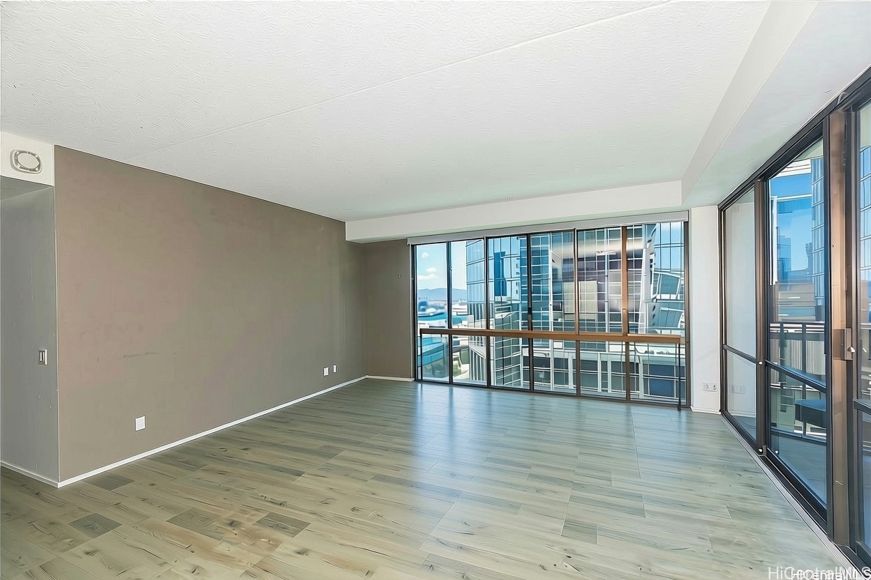 700 Richards Street 1104