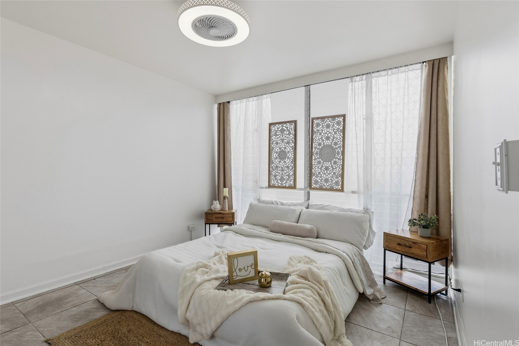 754 Ekela Avenue 904