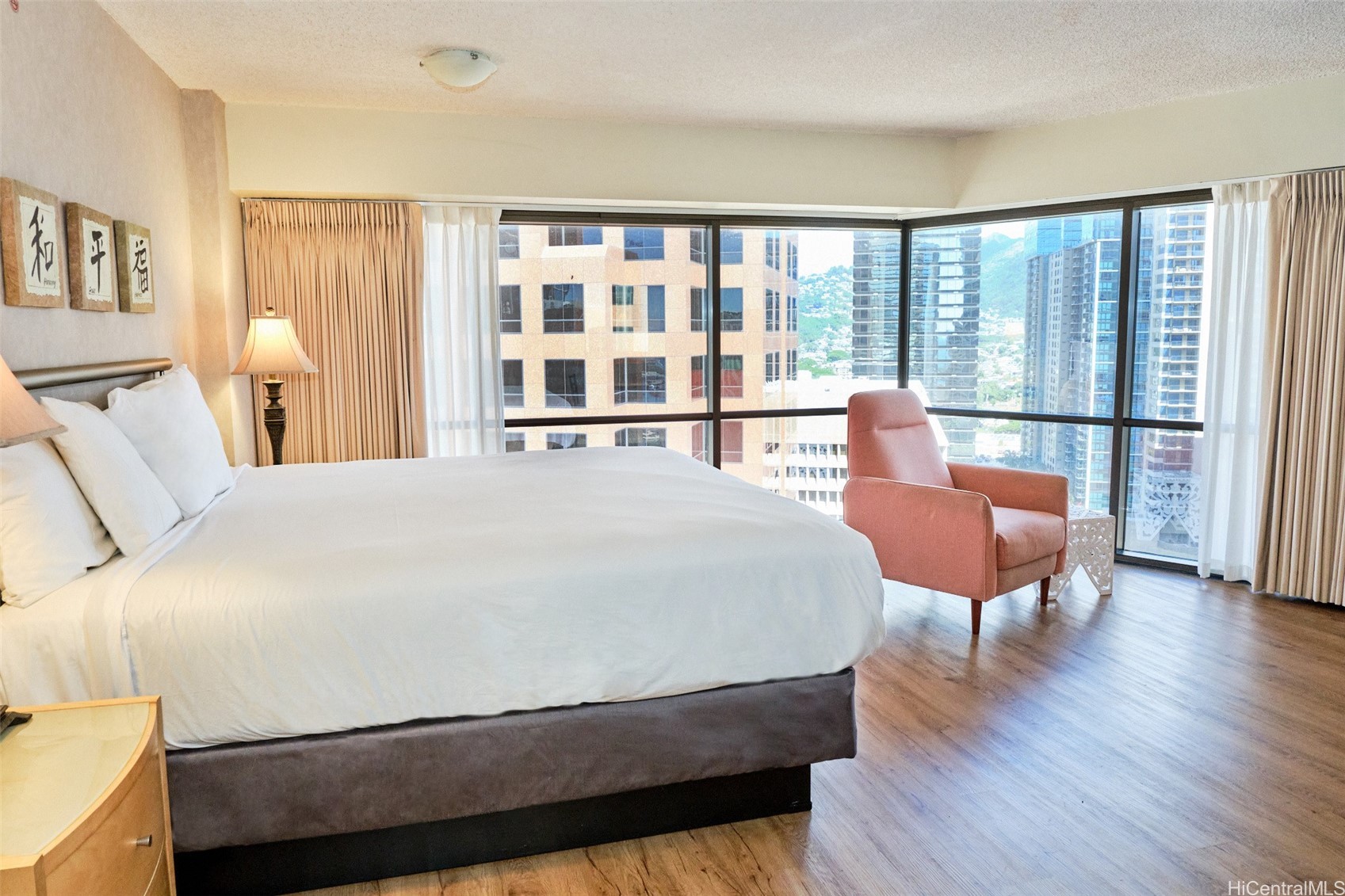 1088 Bishop Street 2712