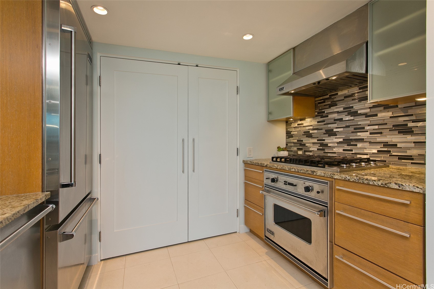 1177 Queen Street 1404