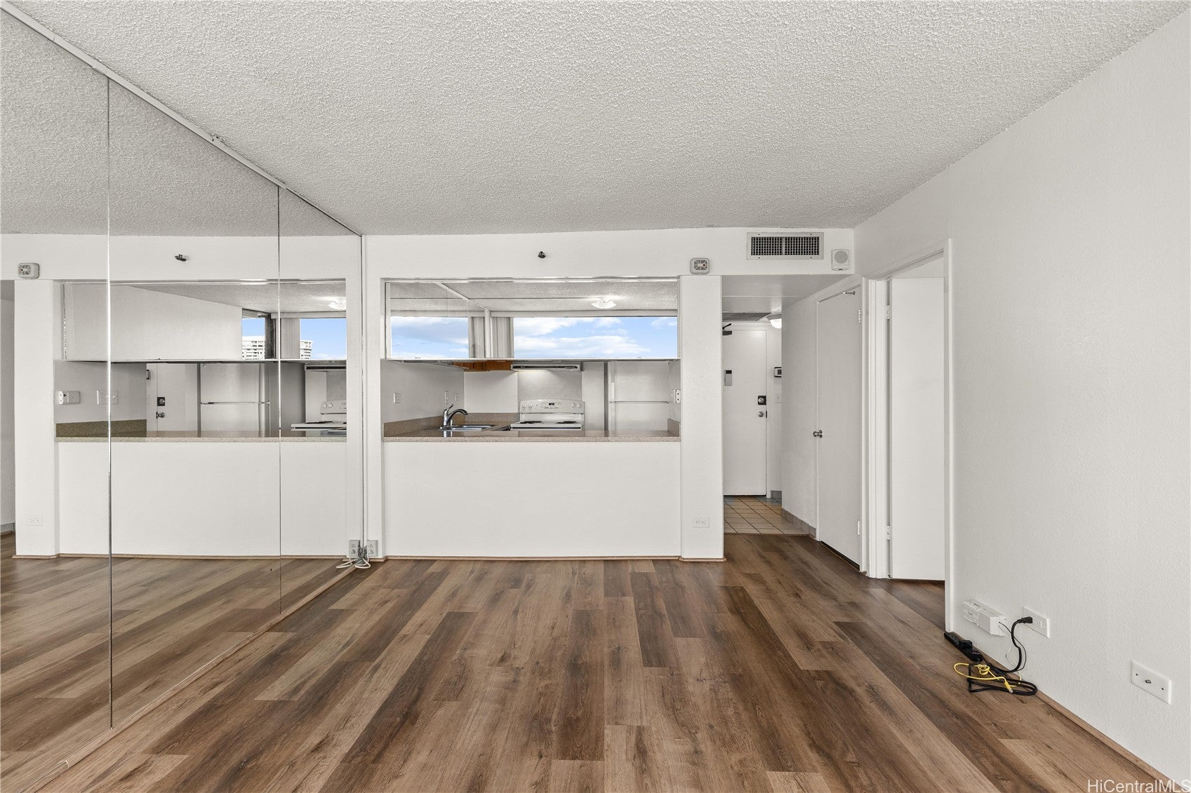 2499 Kapiolani Boulevard 2604