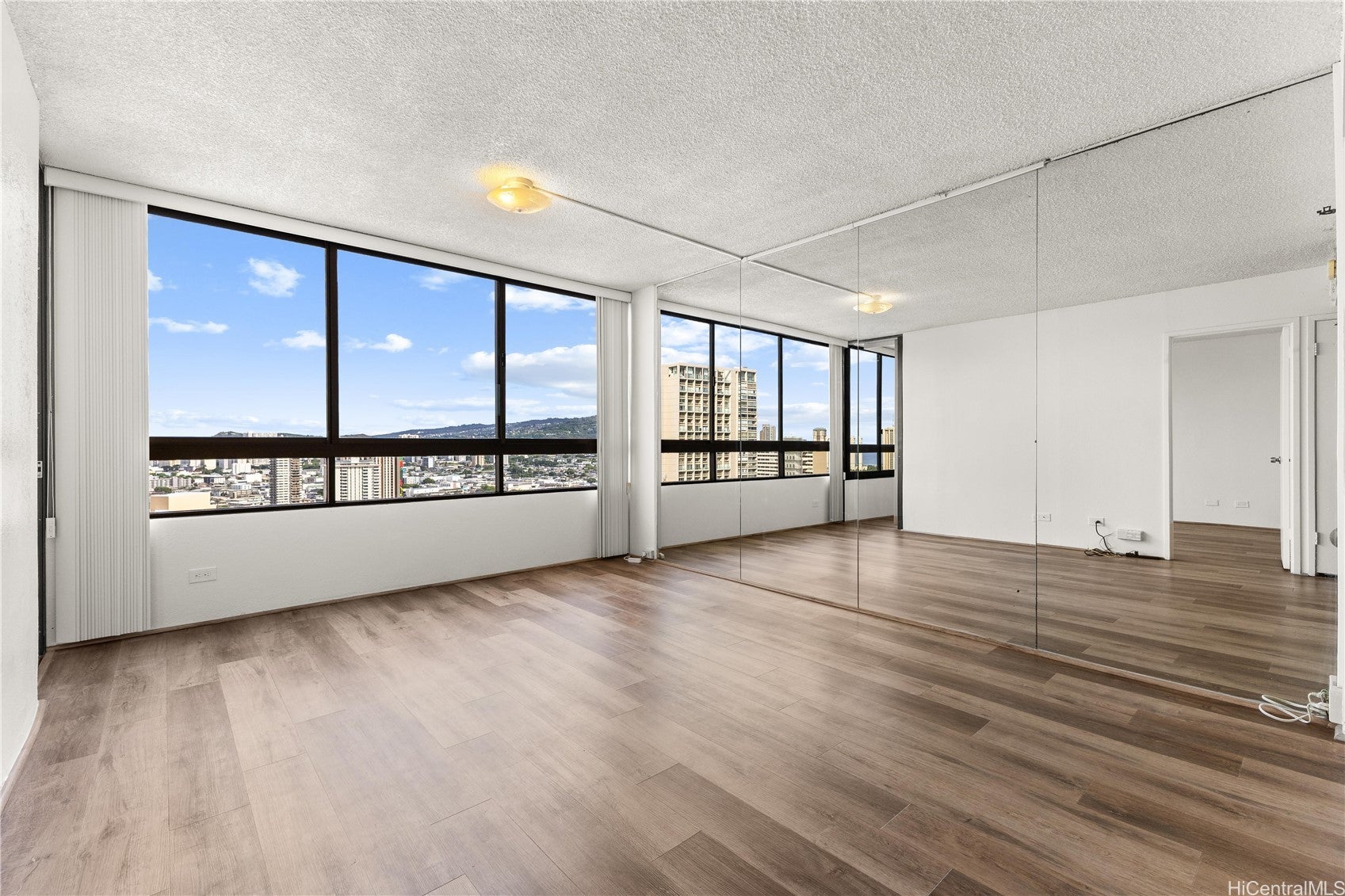 2499 Kapiolani Boulevard 2604