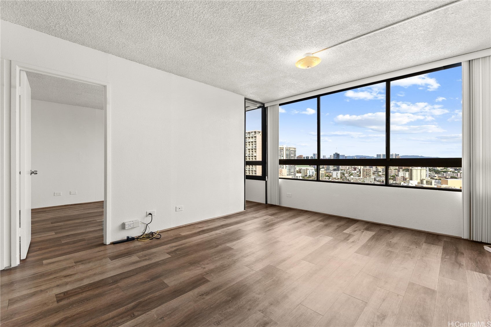 2499 Kapiolani Boulevard 2604