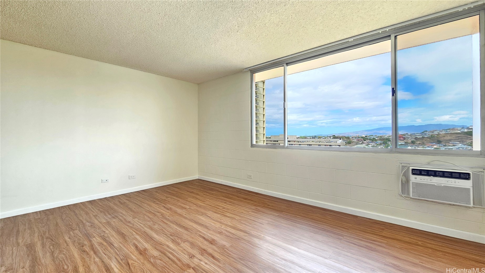 909 Ala Nanala Street 1501