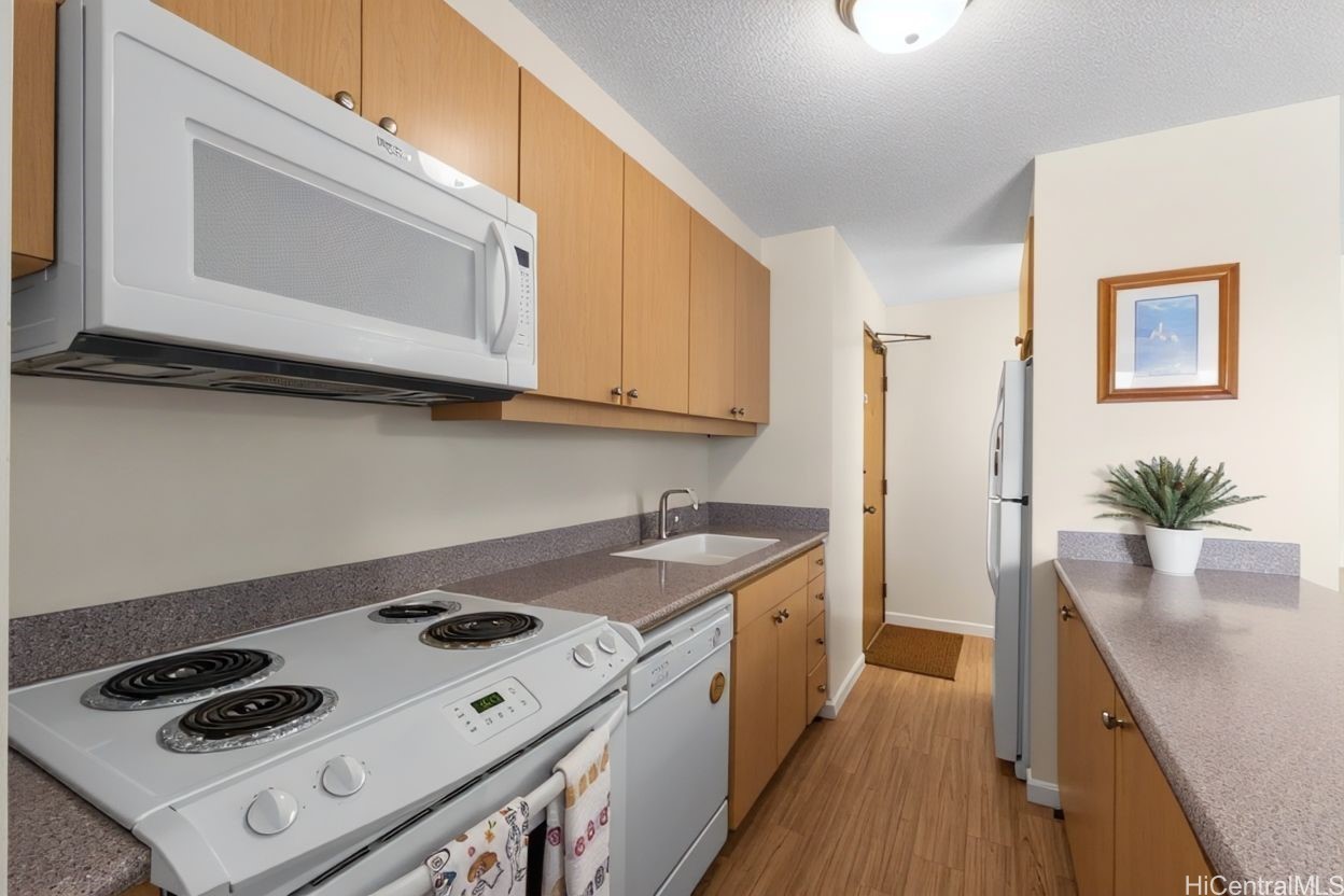 1778 Ala Moana Boulevard 1817