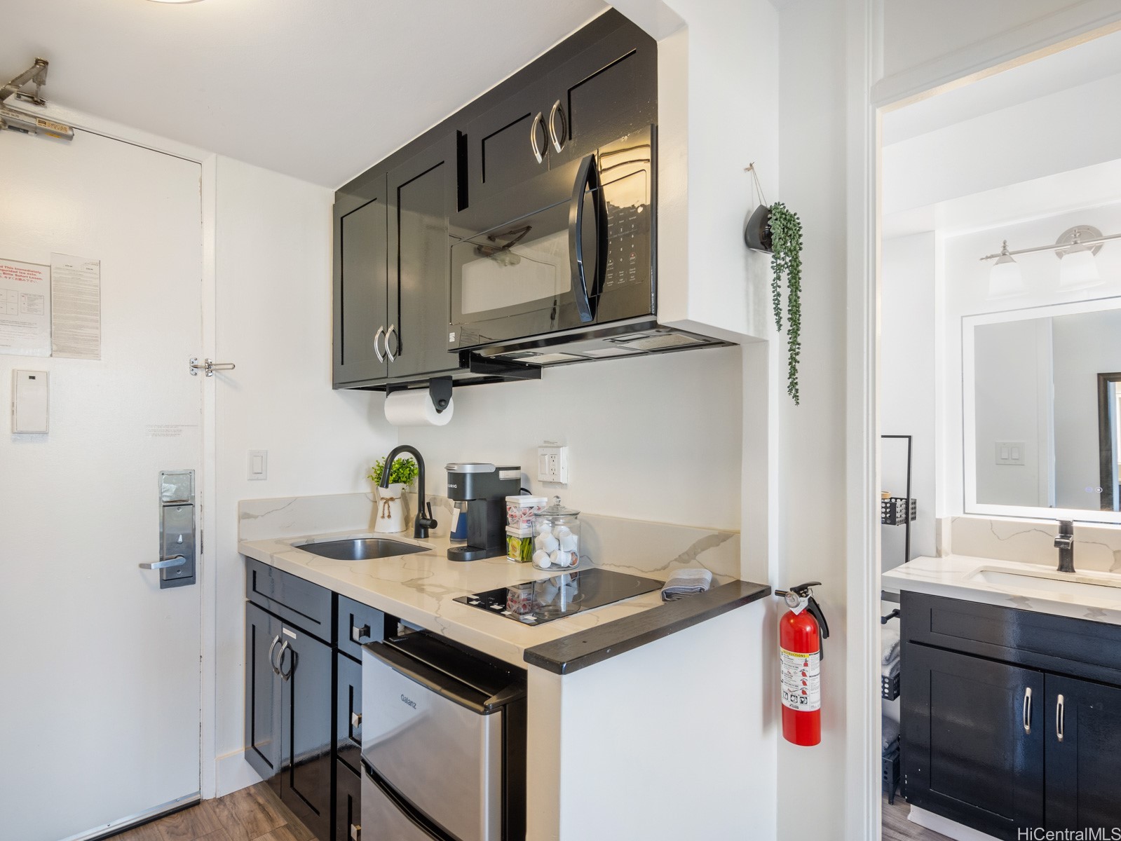 2427 Kuhio Avenue 804