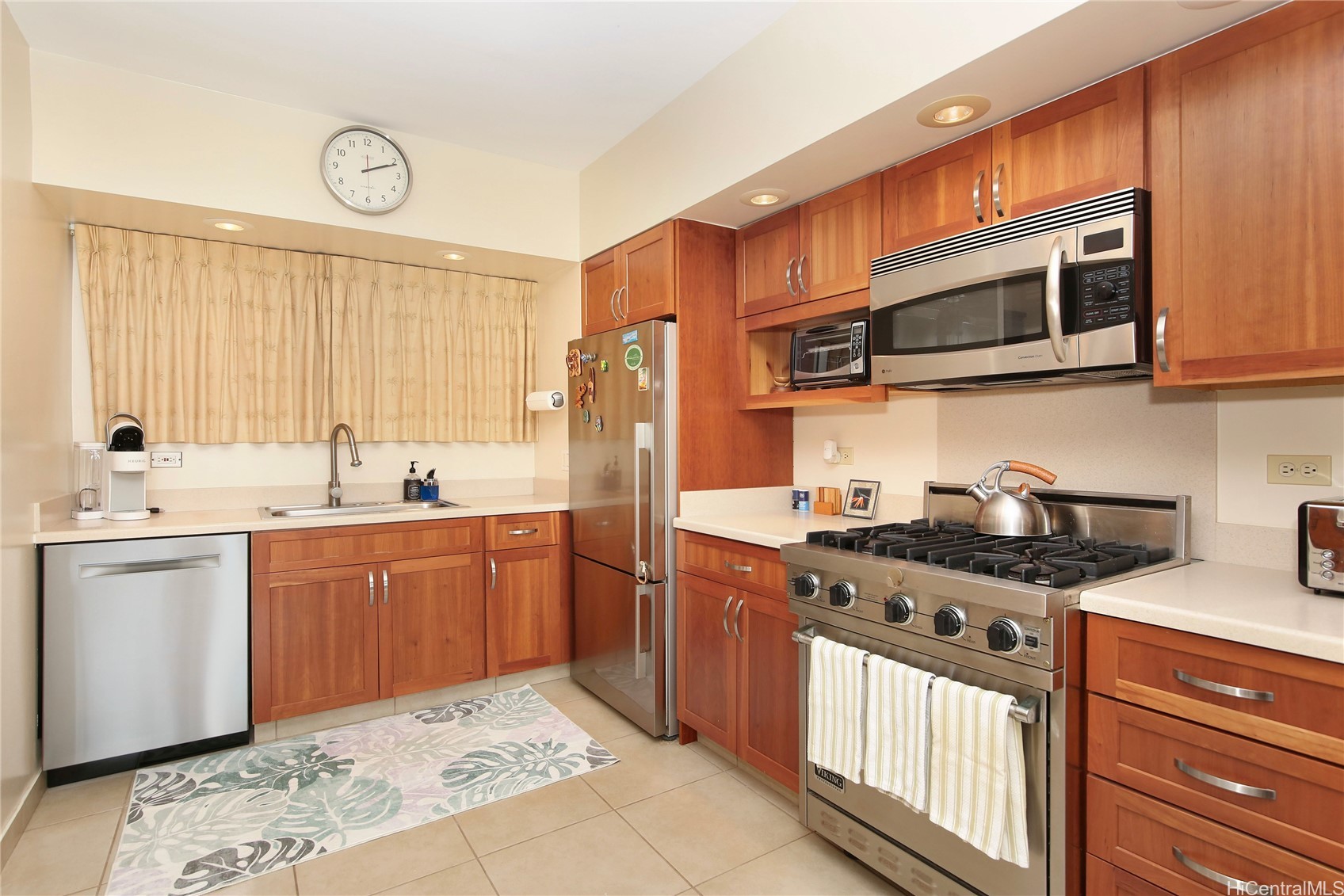 2161 Kalia Road 810