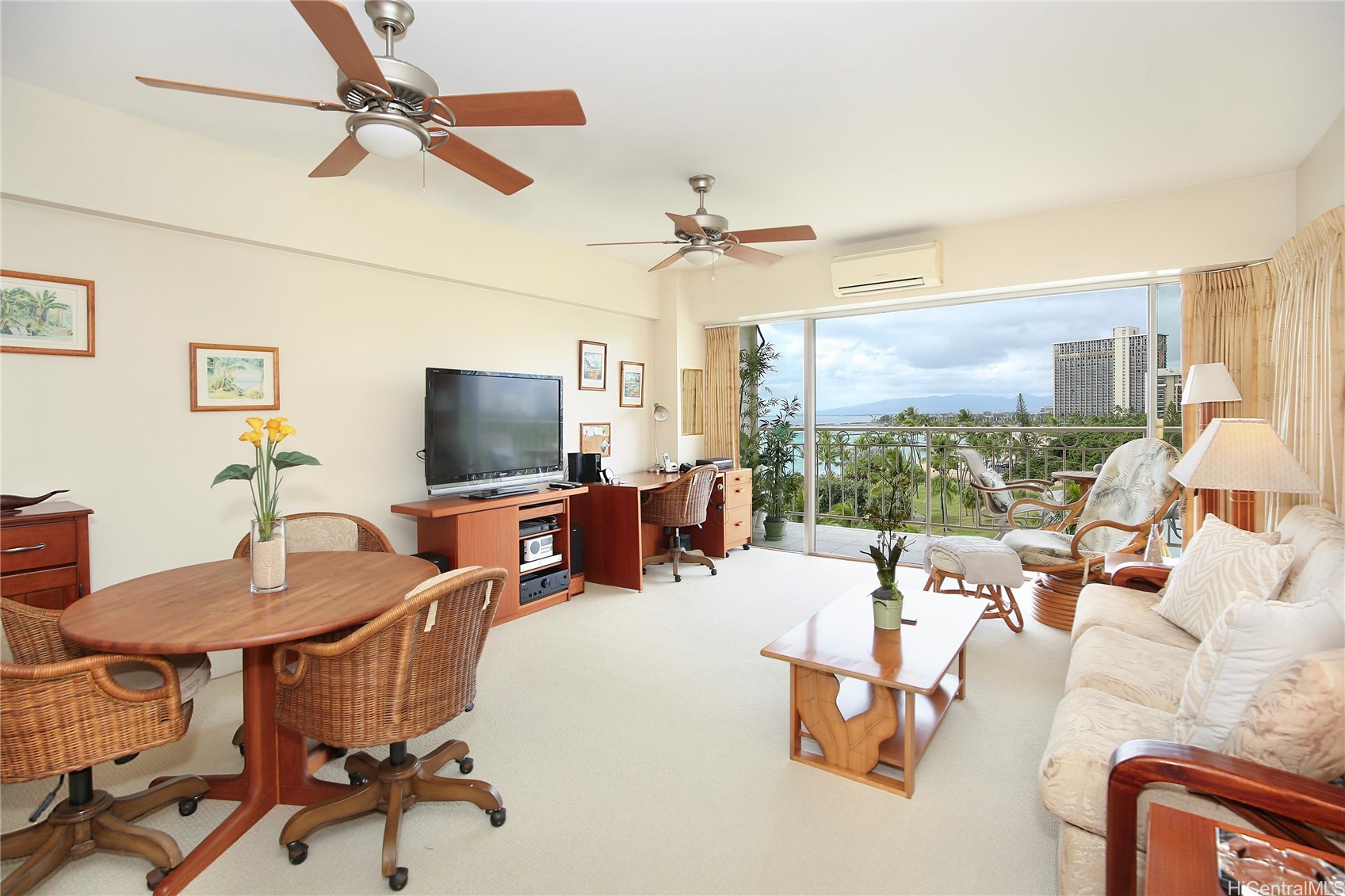 2161 Kalia Road 810
