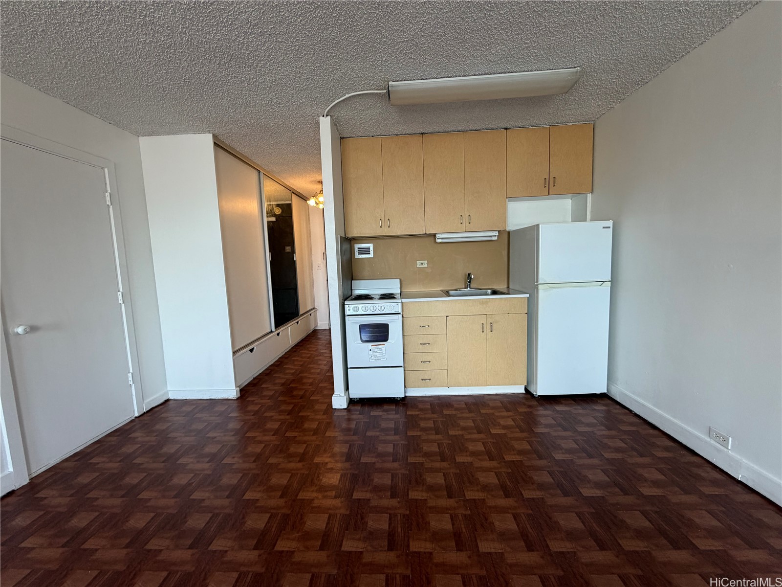 747 Amana Street 2112