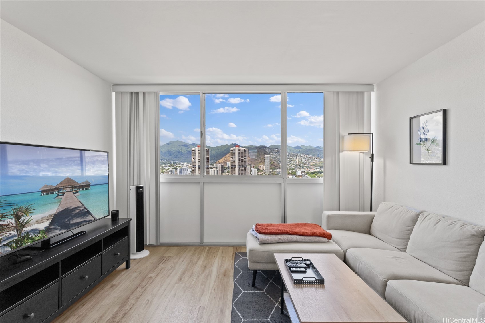 2211 Ala Wai Boulevard 2910