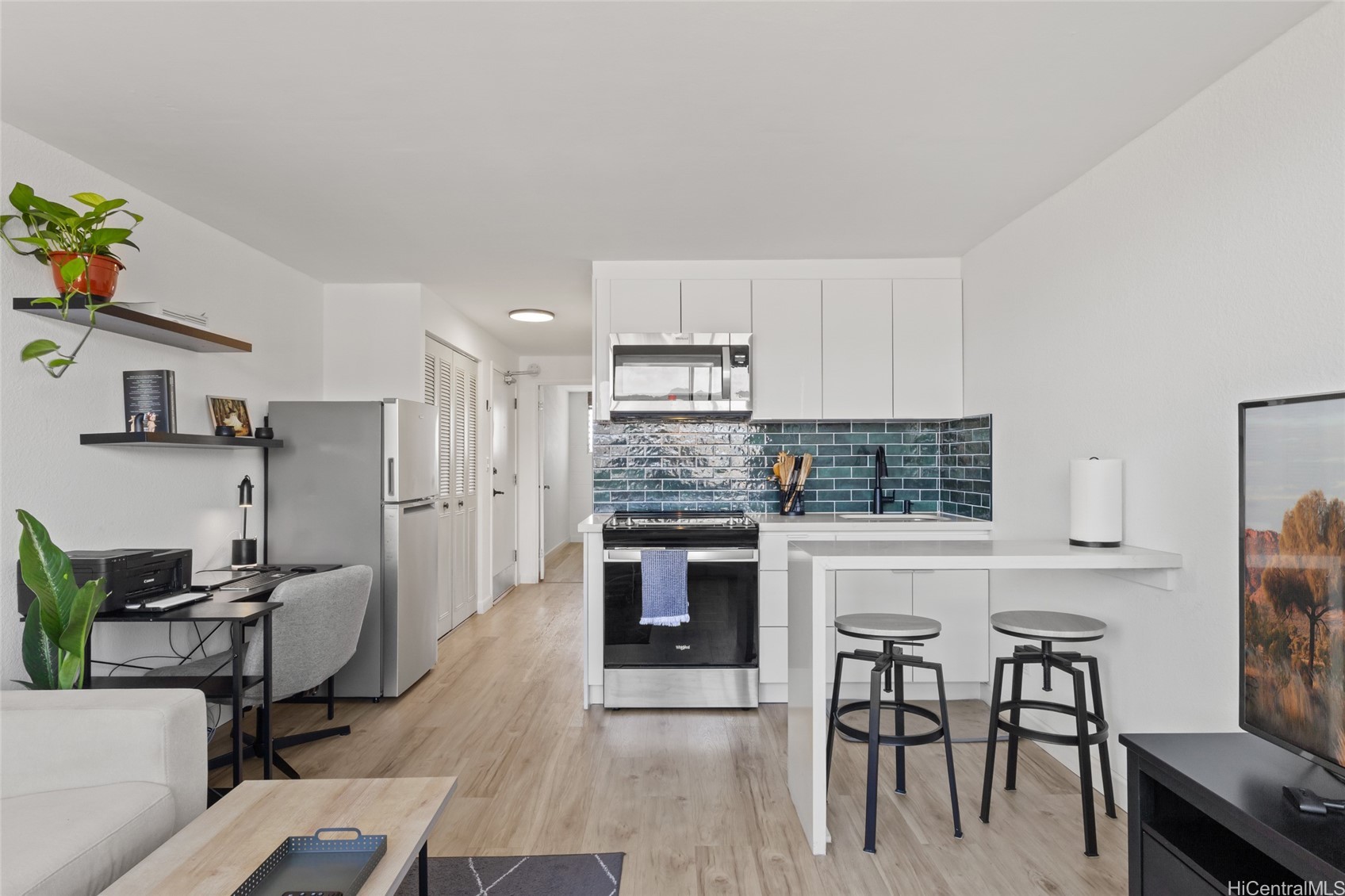 2211 Ala Wai Boulevard 2910