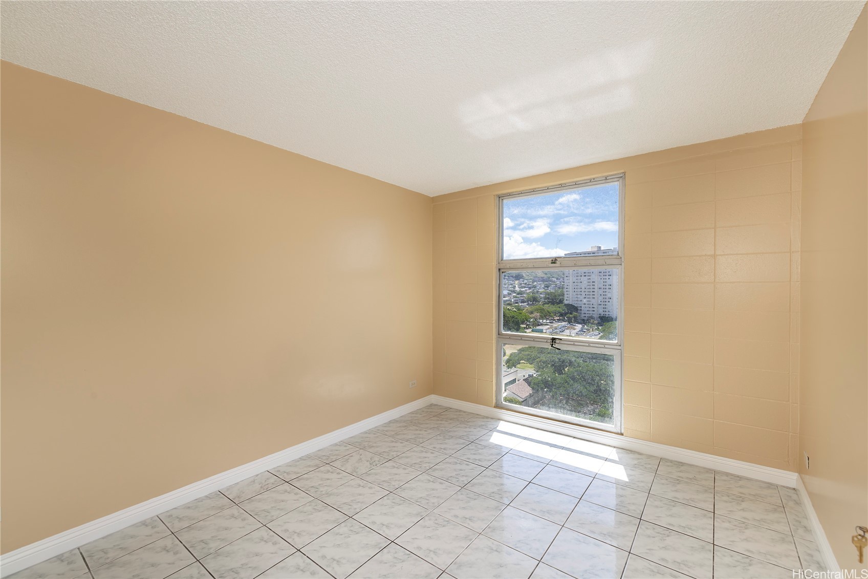 Liliha Square Condominium